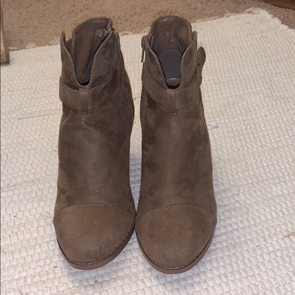 Woman’s ankle bootie